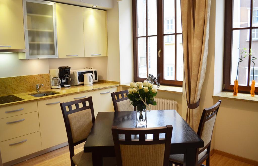 Apartament Dominikanski กดัญสก์ ภายนอก รูปภาพ
