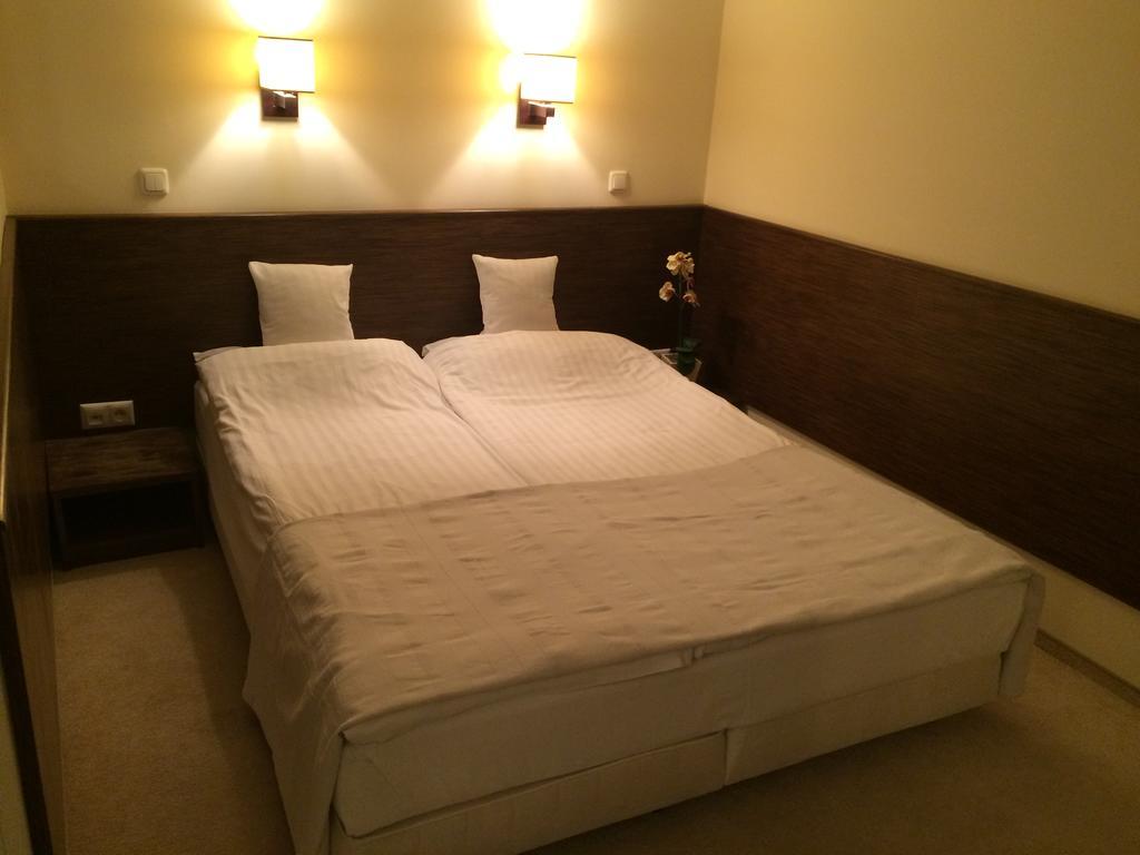 Apartament Dominikanski กดัญสก์ ภายนอก รูปภาพ